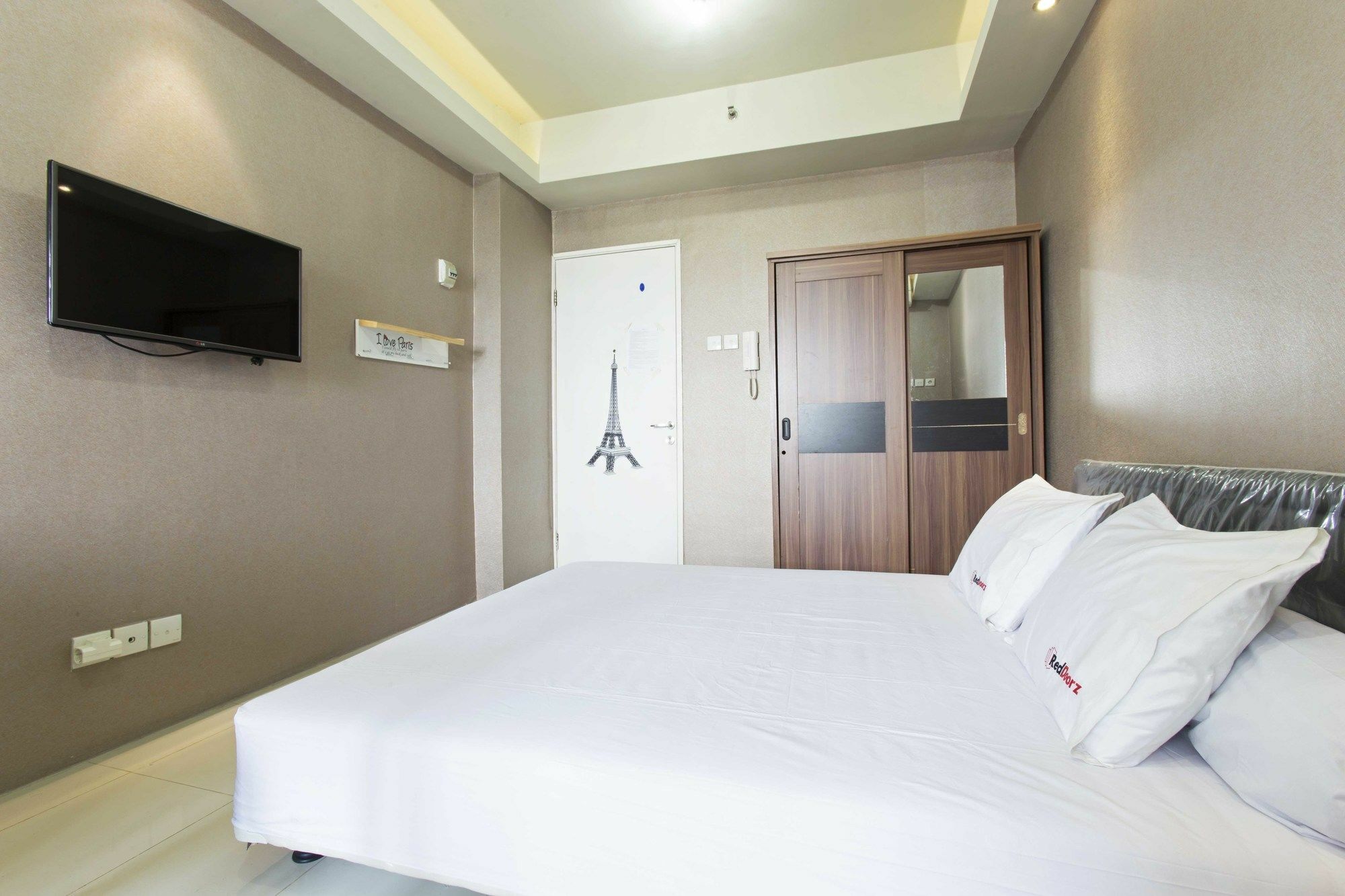 Reddoorz Apartment @ Pegangsaan Kelapa Gading Jakarta Exterior photo