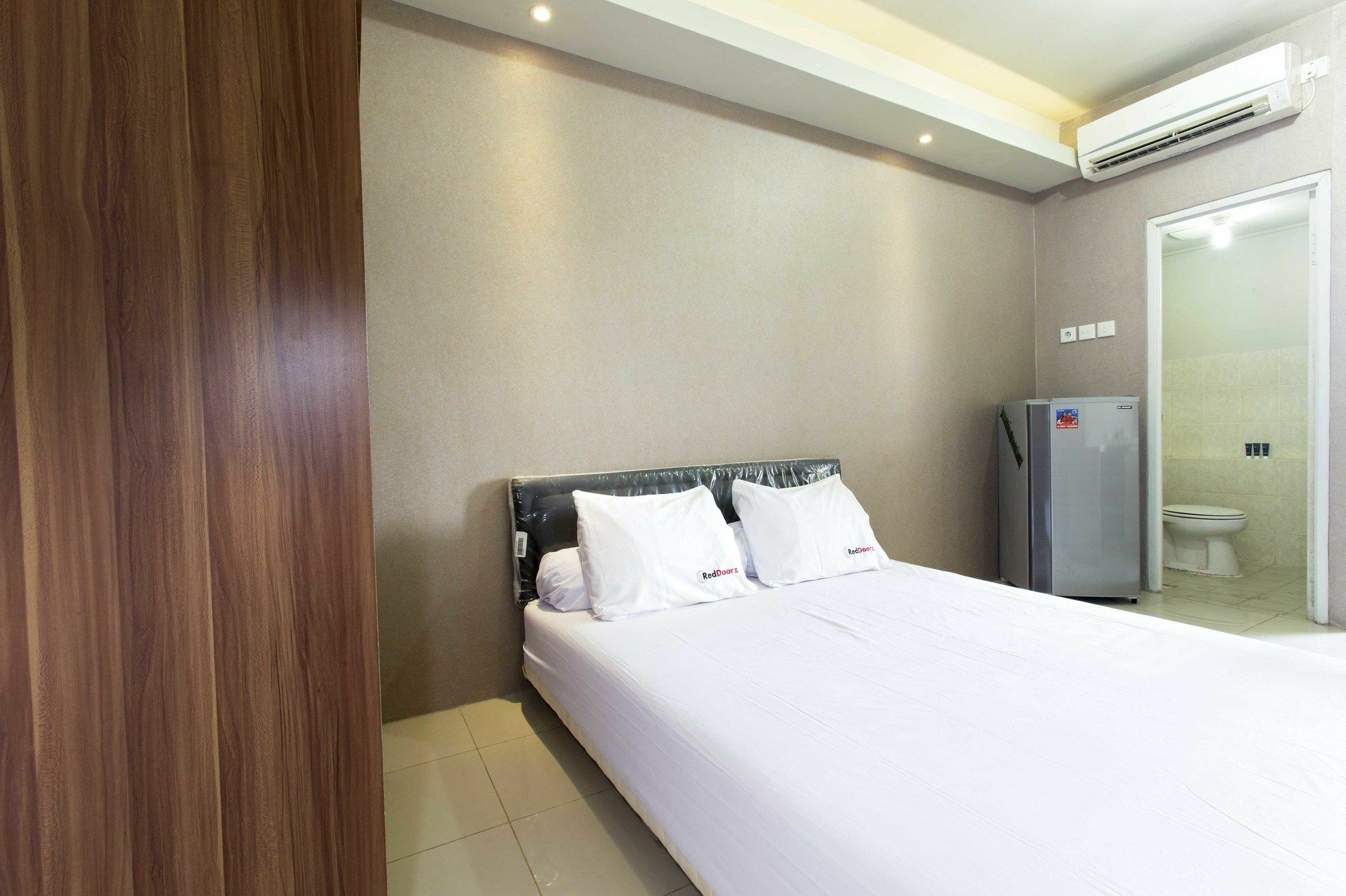 Reddoorz Apartment @ Pegangsaan Kelapa Gading Jakarta Exterior photo